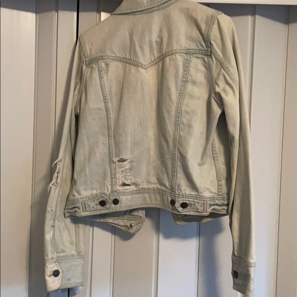 Abercrombie and Fitch distressed jean jacket - Picture 4 of 4
